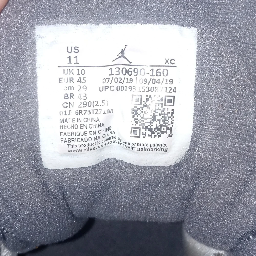 Jordan 12 Retro - Picture 5 of 12